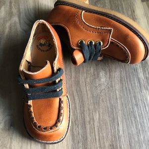 New Classic Leather Buster Brown Toddler Size 7